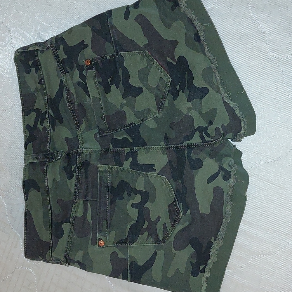 Shorts - Picture 2 of 2